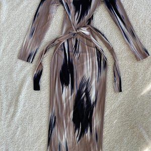 ICONIC SLIMMING DRESS